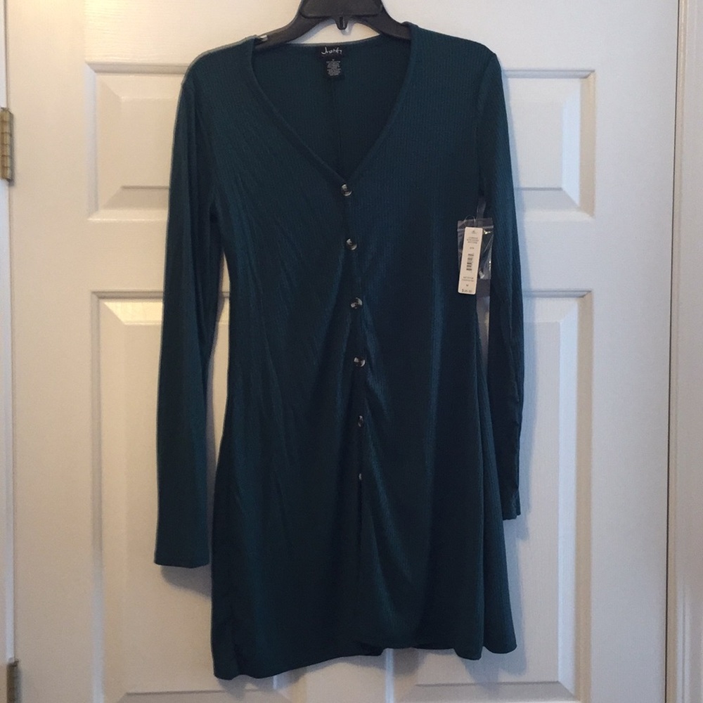 Justify  dark green top size Med.